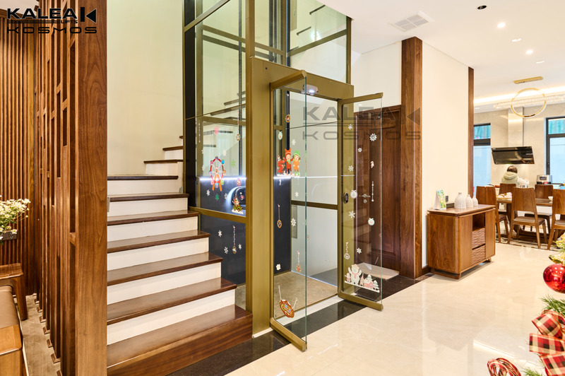 Với thiết kế thông minh không phòng máy, thang máy Kalea Lifts tích hợp tủ điện hiện đại trực tiếp vào giếng thang, giúp tối ưu diện tích