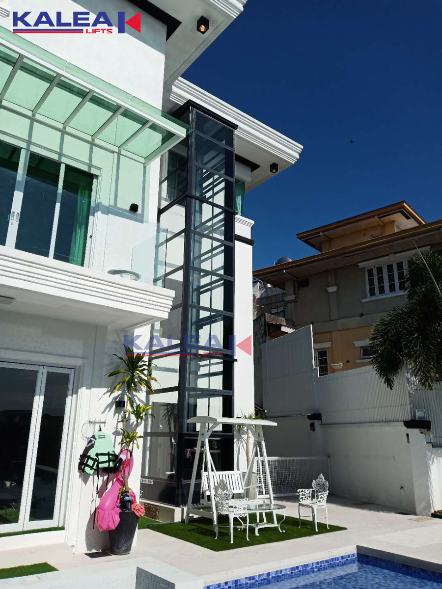 Lắp đặt thang máy gia đình phía ngoài nhà ở vẫn đảm bảo tiện nghi sử dụng và tối đa hóa được diện tích công trình bên trong.