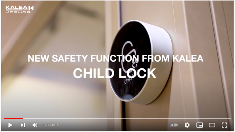 Thang máy lắp đặt khoá trẻ em giúp bảo vệ sự an toàn của trẻ khi tự ý sử dụng thang mà không có sự giám sát của người lớn 