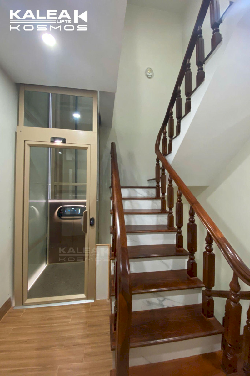 Thang máy Kalea X50 Limited với màu thang Amber Dawn, phù hợp với nhà có diện tích hẹp