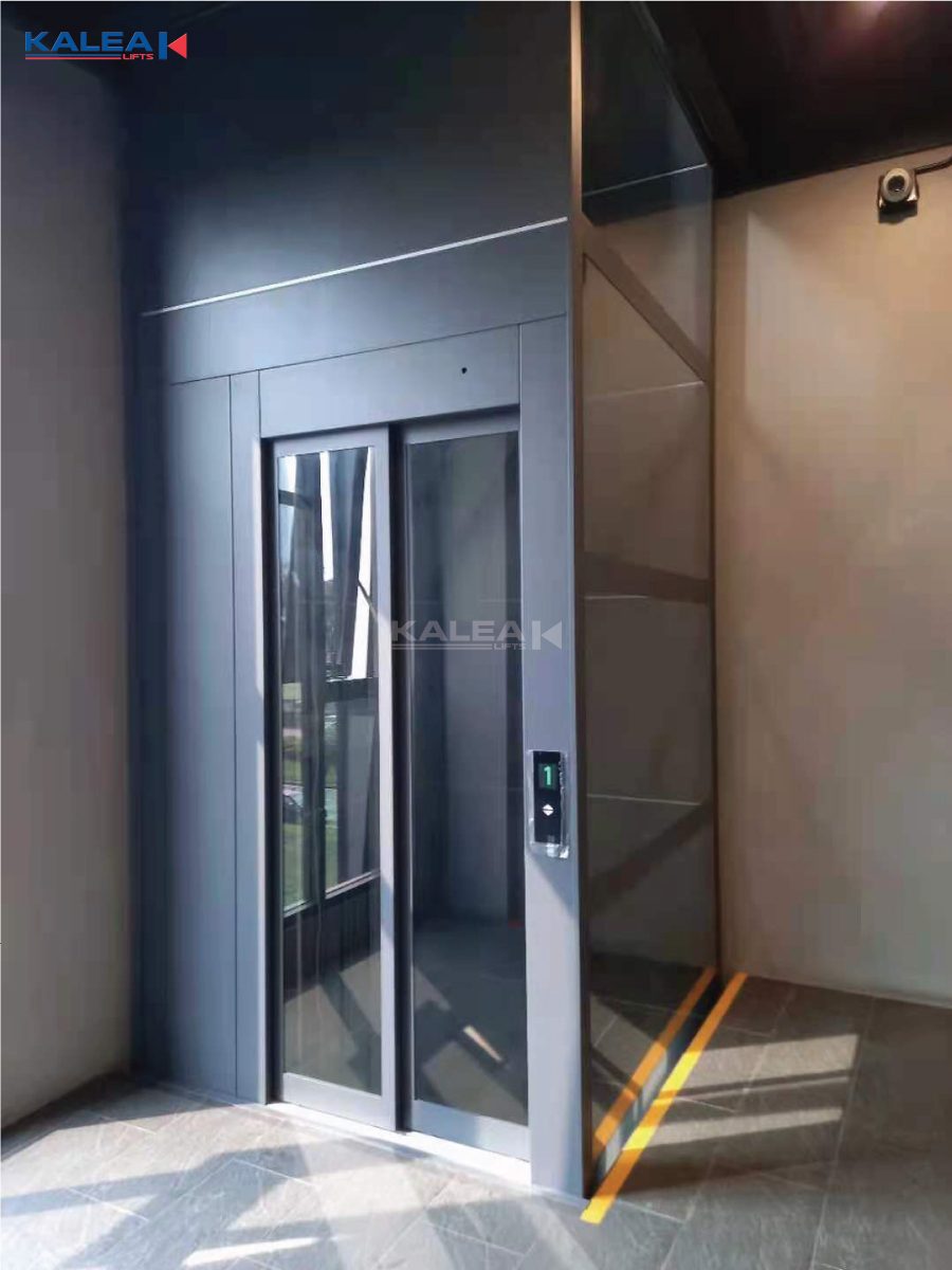Lắp đặt thang máy trong góc nhà