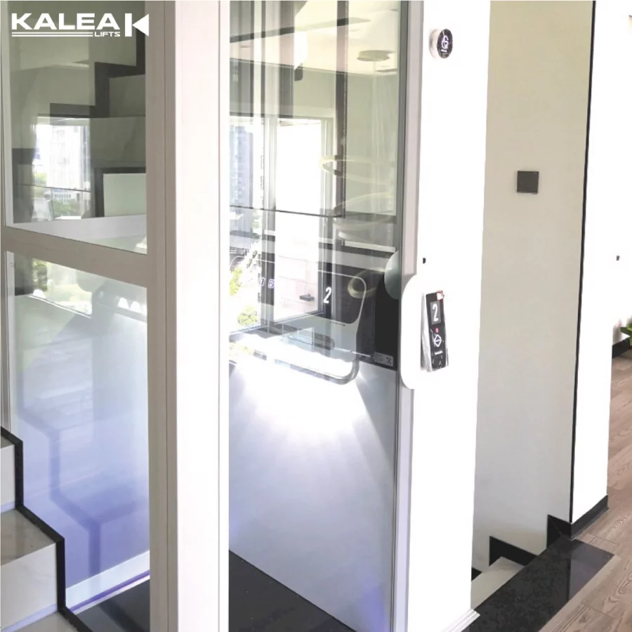 Thang máy Kosmos K90 giúp người dùng quan sát được toàn cảnh bên ngoài.