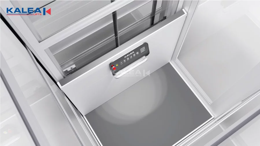 Thang máy vận hành ổn định và trơn tru giúp người dùng yên tâm hơn khi di chuyển.