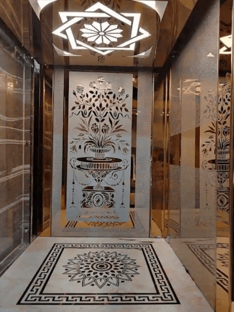 Hoa văn cầu kỳ trong một thang máy sử dụng phương pháp in hoa văn