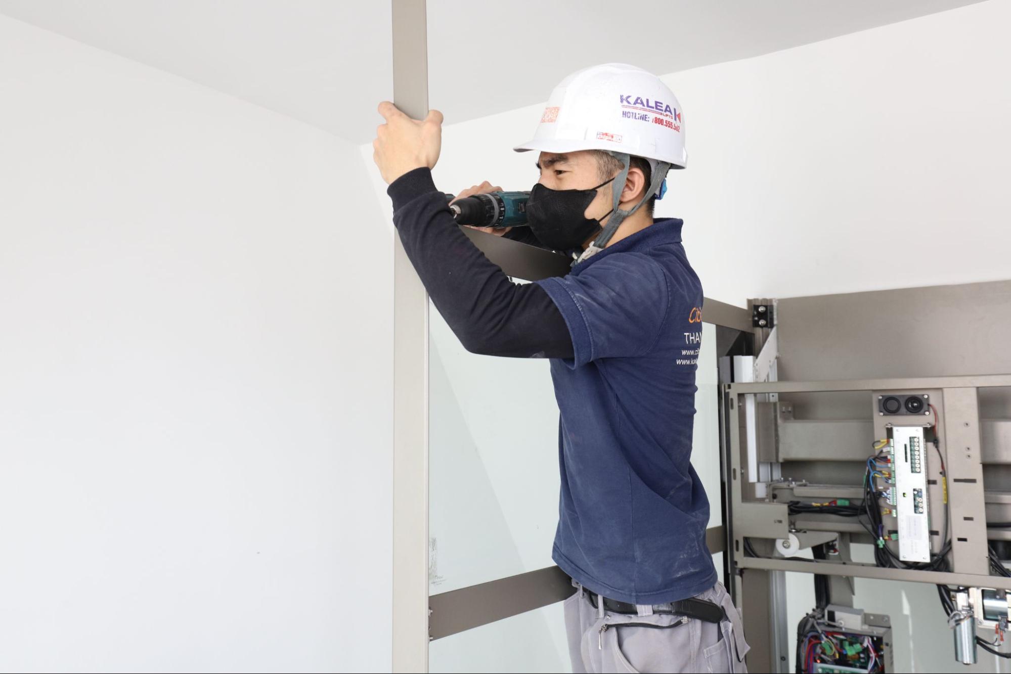 Gia chủ nên bảo hành, bảo dưỡng thang máy định kỳ để yên tâm nhất trong quá trình sử dụng