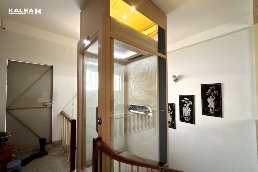 Thang máy Kalea X80 Premium không phòng máy lắp đặt trong nhà phố đang sử dụng