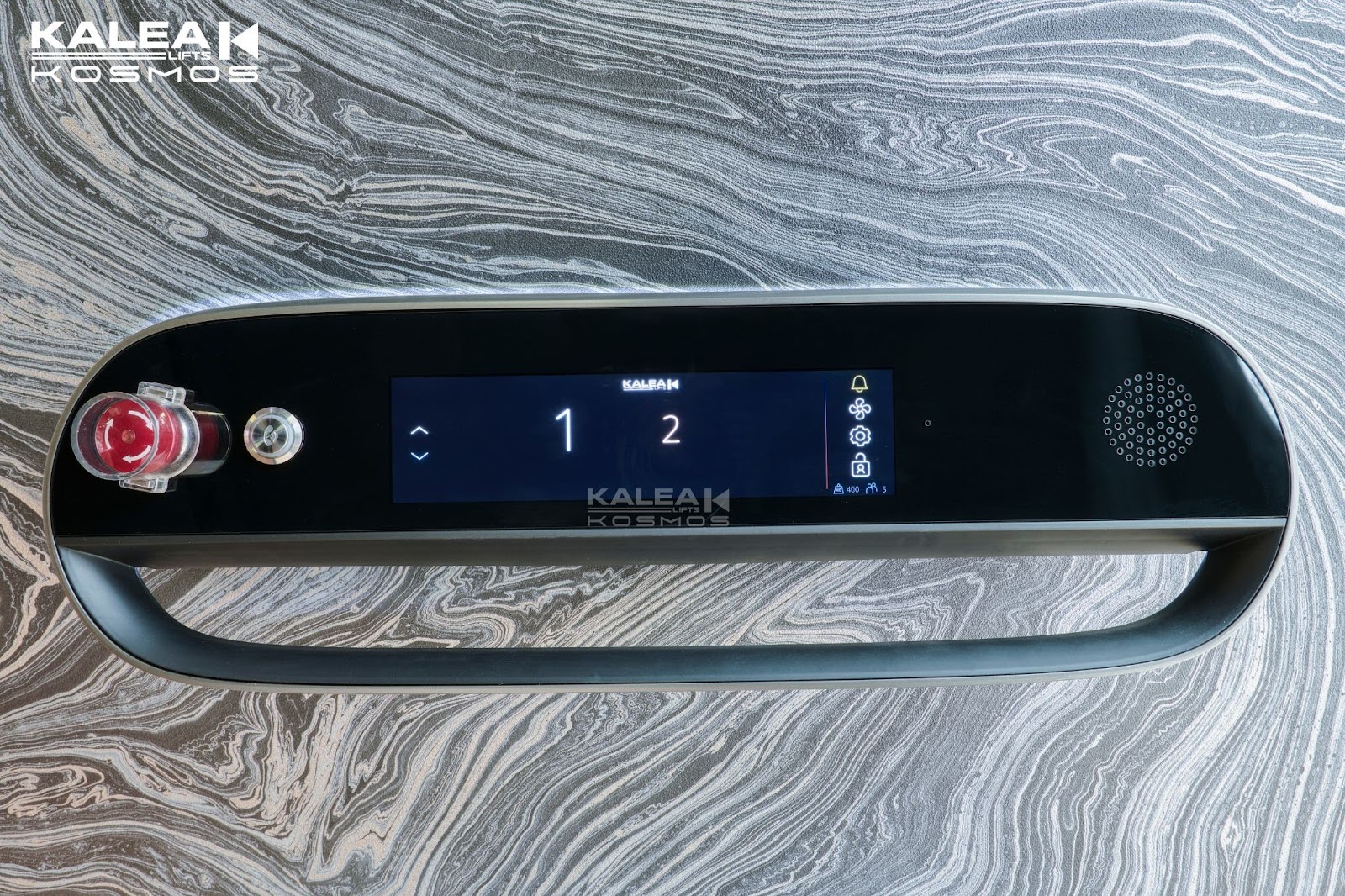 Điện thoại là thiết bị an toàn quan trọng cần trang bị cho thang máy gia đình