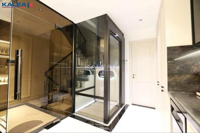 Thang máy Kalea X50 nhỏ gọn với vách kính toàn cảnh