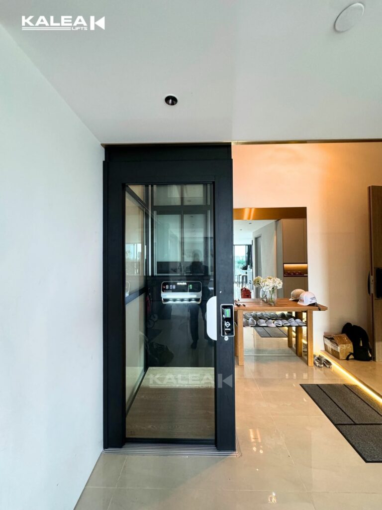 thi công thang máy gia đình không phòng máy cho căn hộ duplex trong 4 ngày