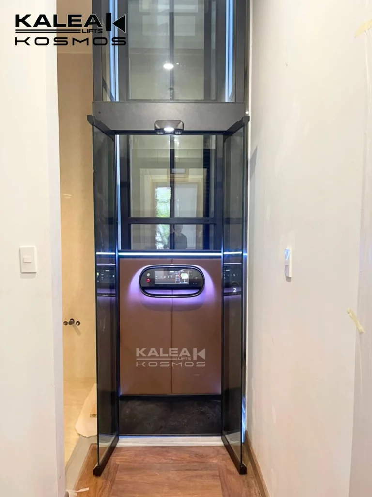 Thang máy gia đình mini Kalea X50 Limited với kích thước nhỏ gọn 1060x1060mm