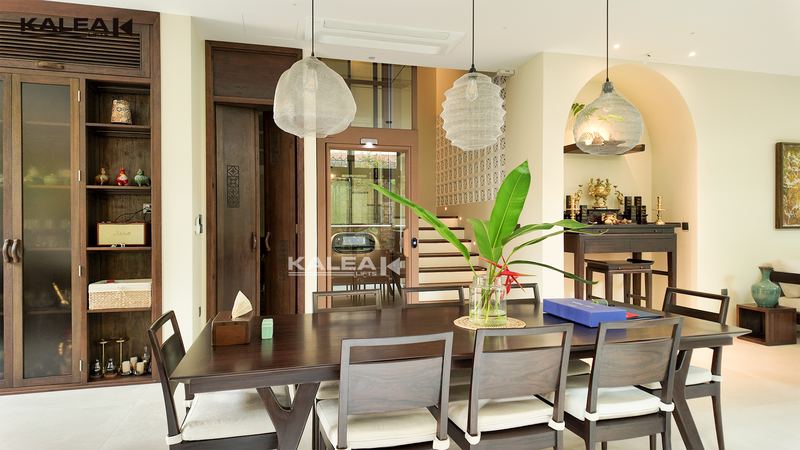 Thang máy Kalea X50 Limited lắp đặt cạnh cầu thang bộ được thi công tại KDC Hưng Phú, Phước Long B, TP.HCM.