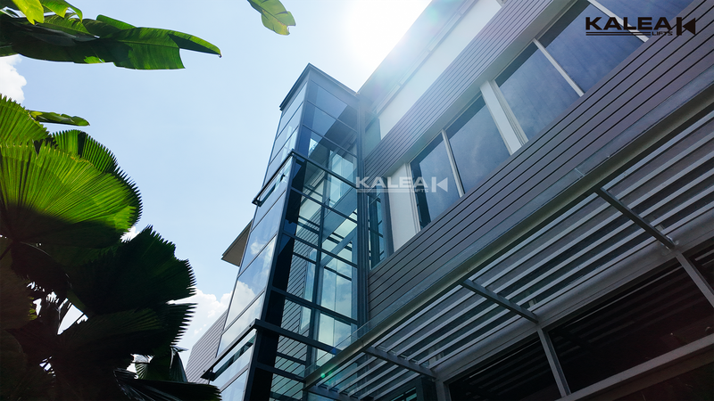 Thang máy Kalea X80 Premium lắp đặt ngoài trời tại khu Riviera Cove, Phước Long B, TP.HCM.