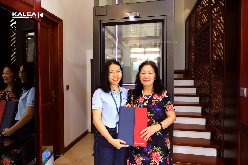 Bàn giao thang máy mini Kalea tại KĐT Vinhomes Riverside, Hà Nội