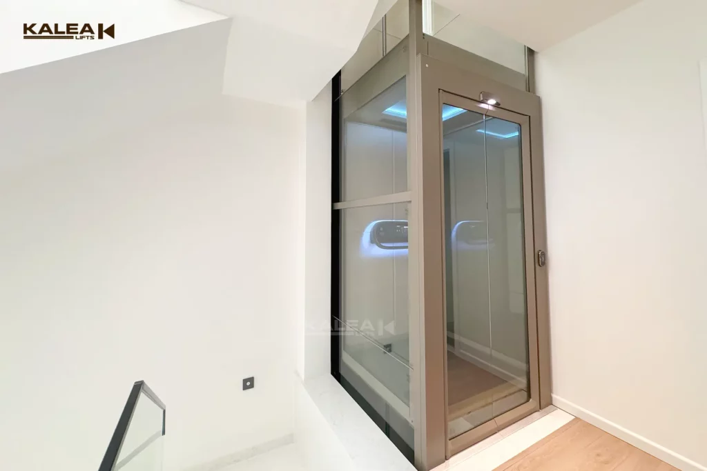 Hình ảnh thực tế thang máy nhập khẩu Kalea X80 tại nhà phố Tân Mỹ, TP.HCM