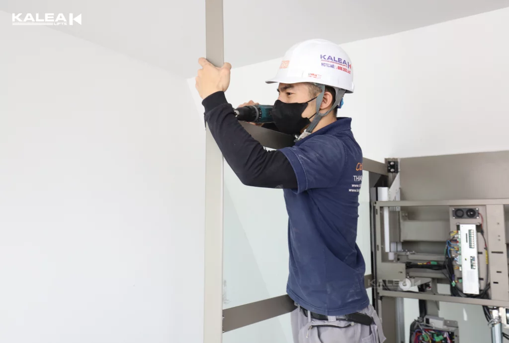 Giá thang máy kính gia đình còn phụ thuộc vào nhiều yếu tố như chi phí lắp đặt, vận hành Giá thang máy kính gia đình còn phụ thuộc vào nhiều yếu tố như chi phí lắp đặt, vận hành