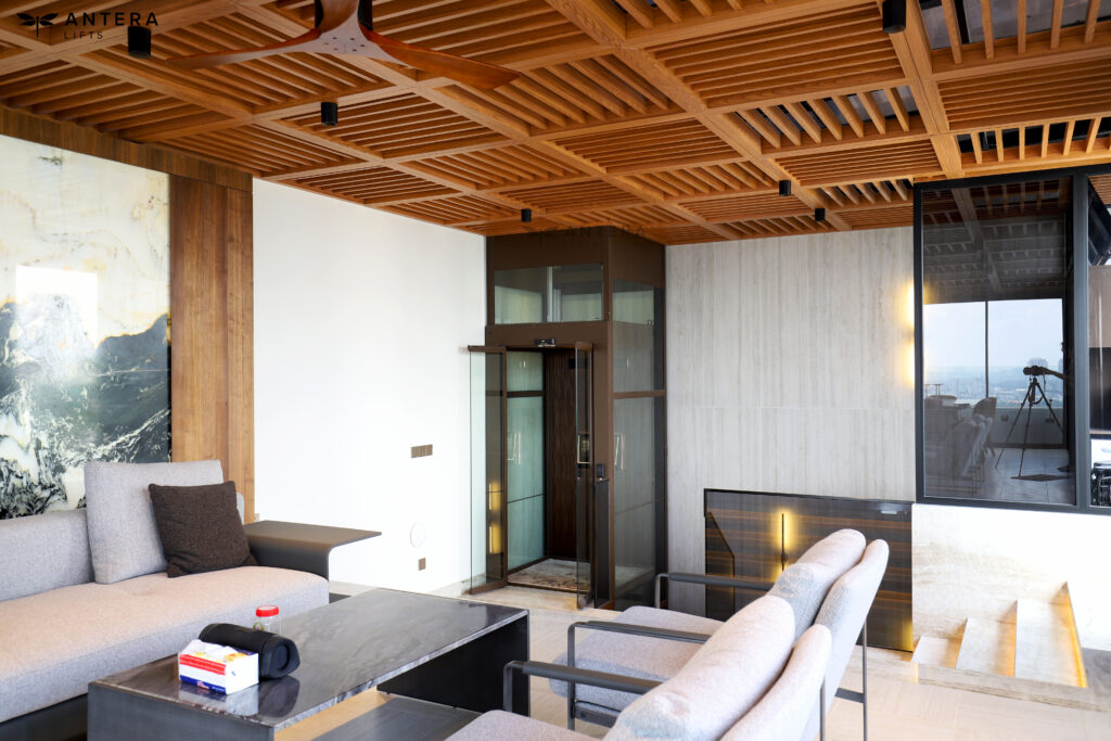 Thang máy kính cabin Antera Z90 lắp đặt tại căn Penthouse 3 tầng, TP.Hồ Chí Minh