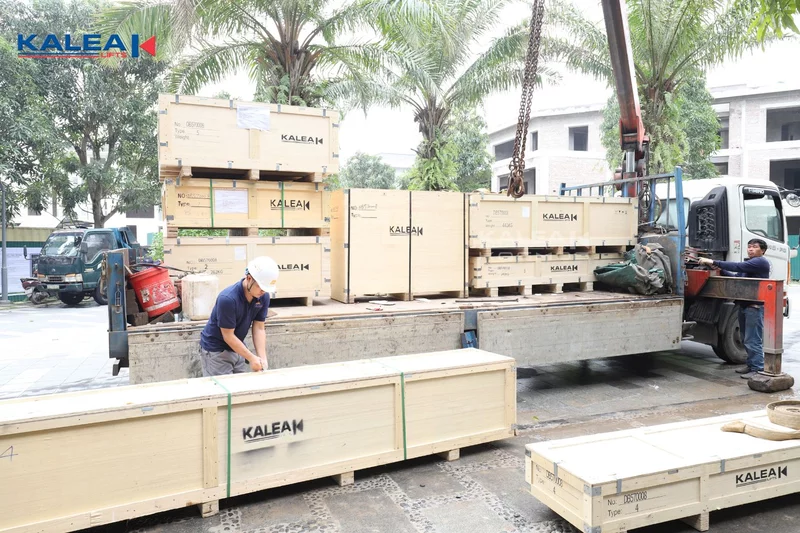 Kiểm tra thiết bị và linh kiện trước khi lắp đặt thang máy