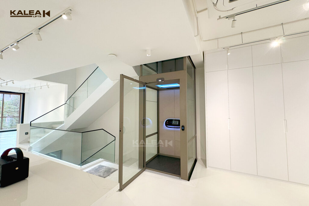 Thang máy trục vít Kalea Lifts có tải trọng chung 400kg Thang máy trục vít Kalea Lifts có tải trọng chung 400kg