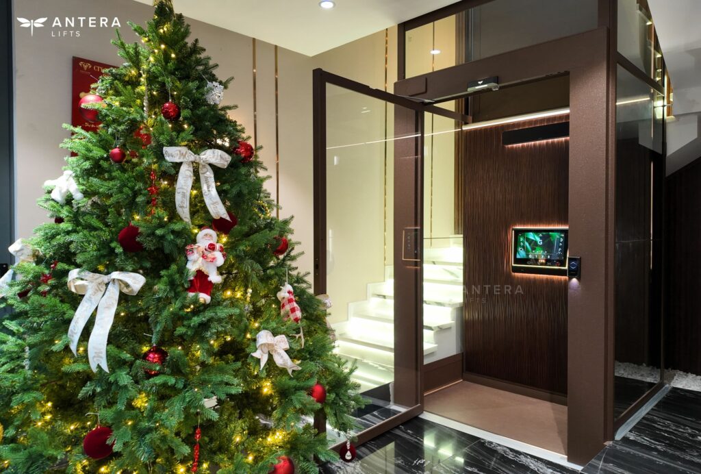Biệt thự lắp thêm thang máy Antera Lifts Z85 sử dụng điện 1 pha có sẵn của ngôi nhà