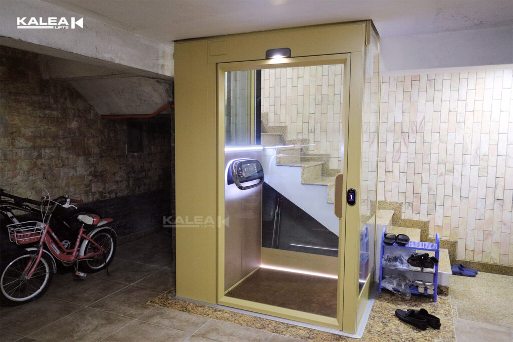 Thang máy trục vít là giải pháp thang máy tiết kiệm diện tích nhất hiện nay