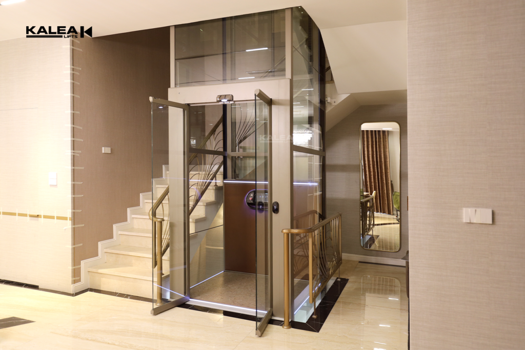 sàn thang máy Kalea chống trượt phối hài hòa với vách cabin thang máy gia đình