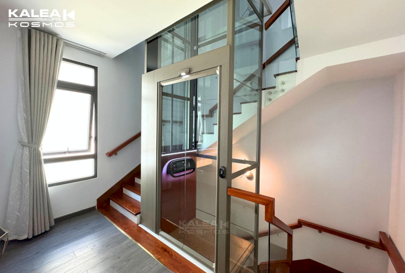 Thang máy cabin 350kg với màu thang Tagamite Sparkle nhã nhặn, tinh tế, giúp không gian thông thoáng