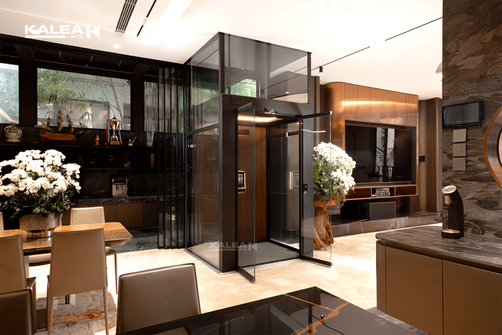 Thang máy gia đình Antera Lifts trưng bày tại gian hàng Kalea Lifts VIBE 2026