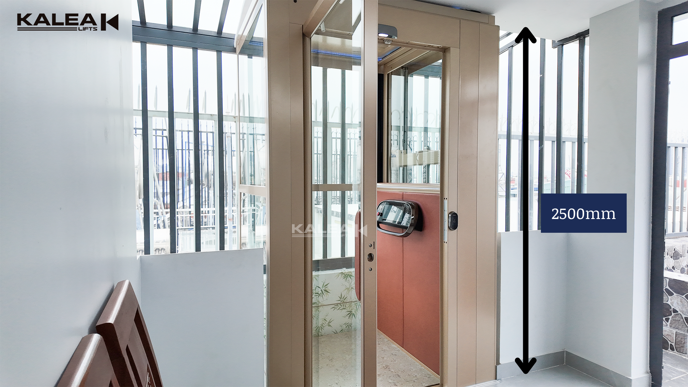 Thang máy cửa kính Kalea X50 Limited được lắp đặt ở sân thượng