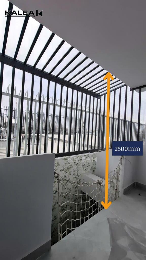 Hiện trạng tầng trên cùng chỉ cao 2500mm 